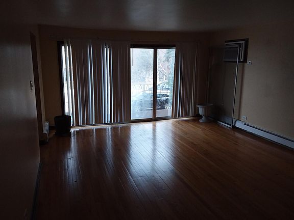 4th image of 274 Yates Ave APT 1