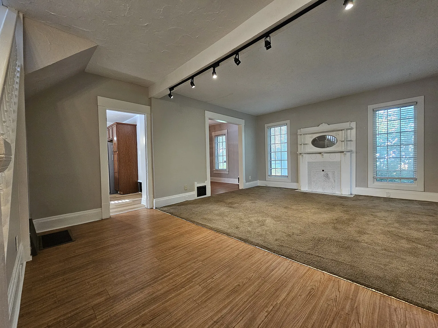 3 bed, 1.5 bath, 1964 sqft, $1,650 — Photo 2
