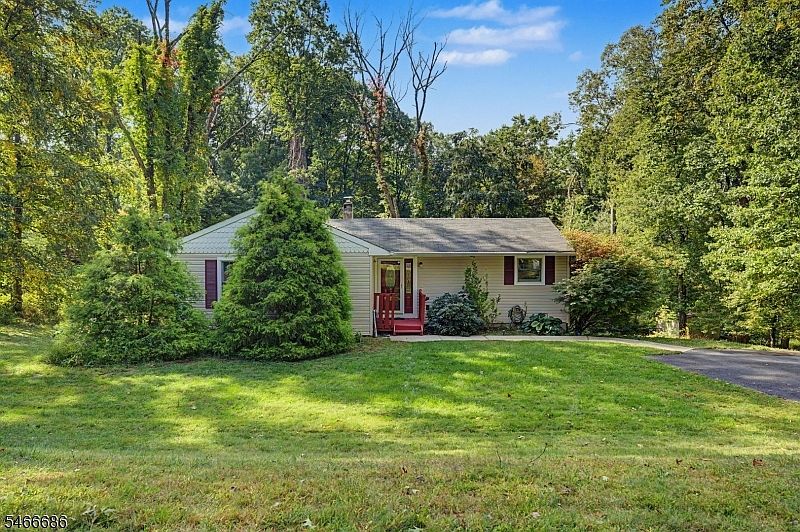 1st image of 62 Logan Rd