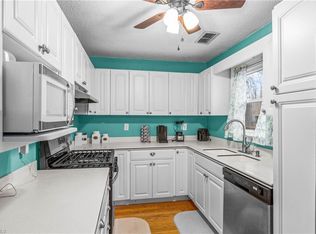 1320 Pebblebrook Rd, Winston Salem, NC 27105