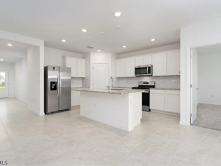 42380 Cascade Dr — Photo 1