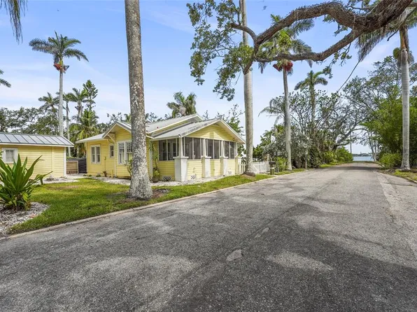 403 29th St NW, Bradenton, FL 34205