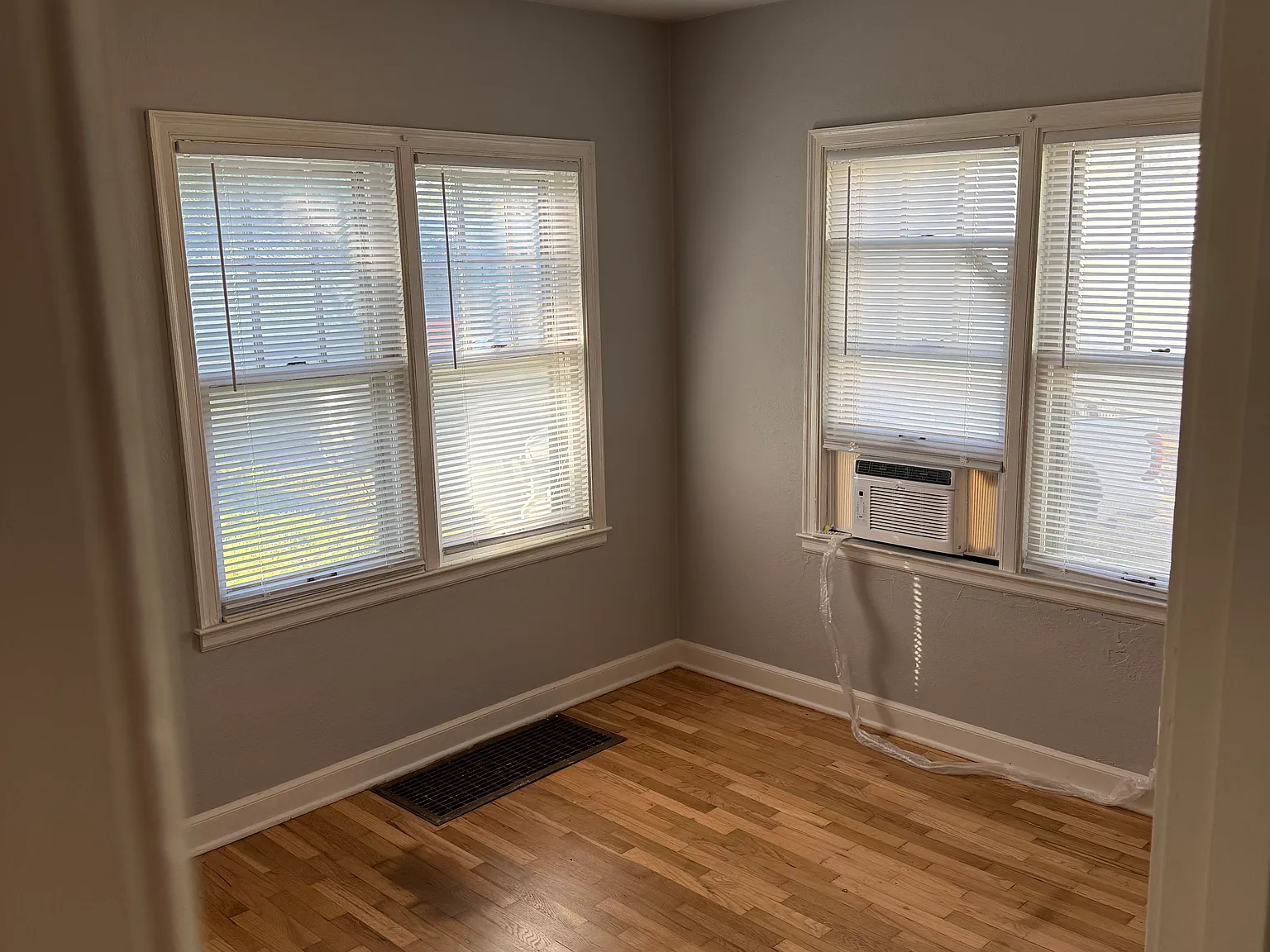2 bed, 1250 sqft, $925 — Photo 4