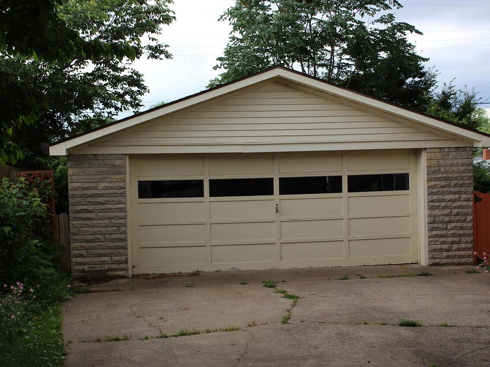 2nd image of 8308 Jenny Lind Dr