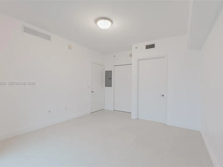 185 SW 7th St #2007 — Photo 15