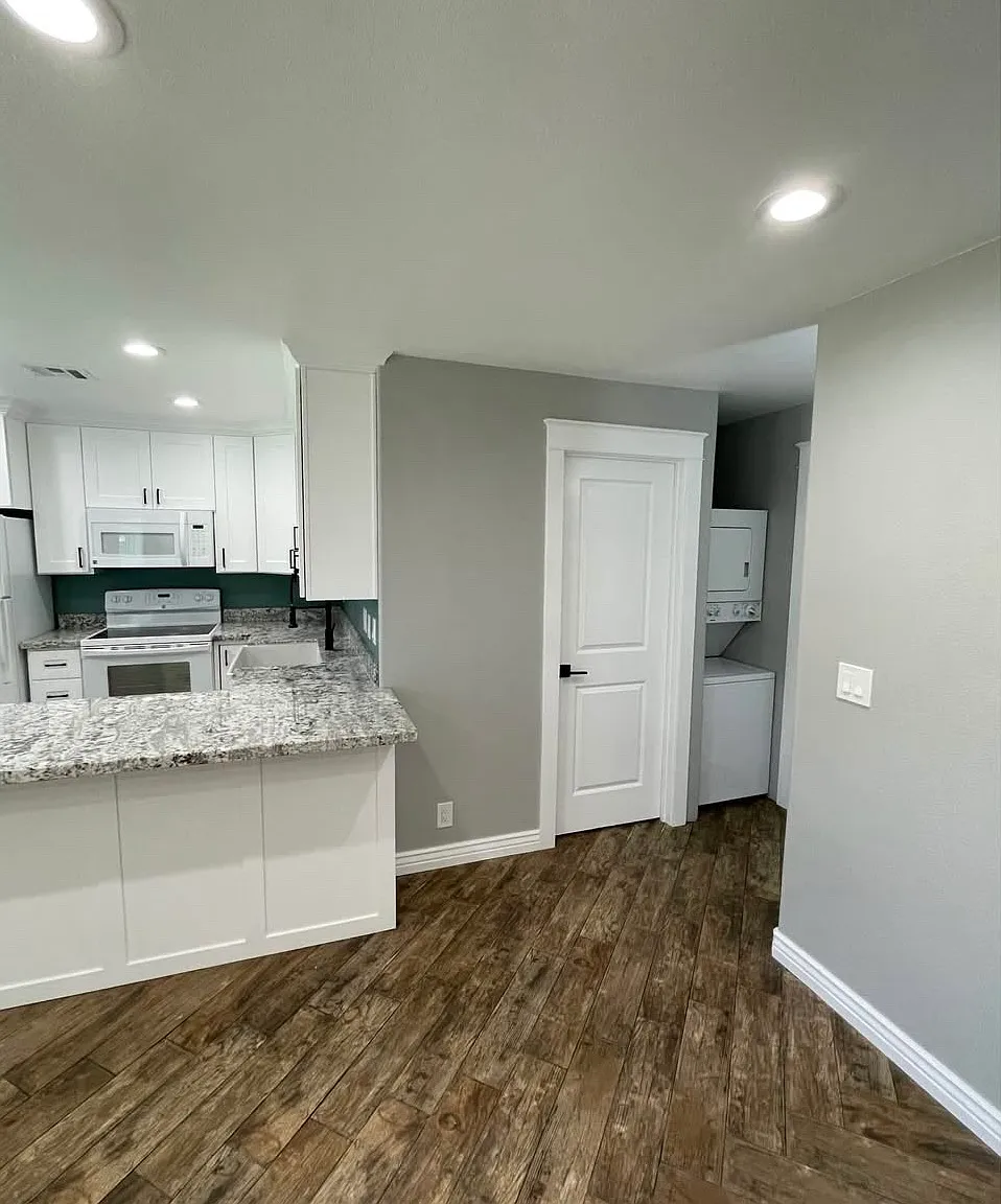 934 N Hayden Rd — Photo 4