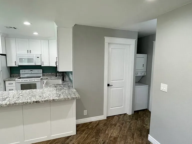 934 N Hayden Rd #4 — Photo 4