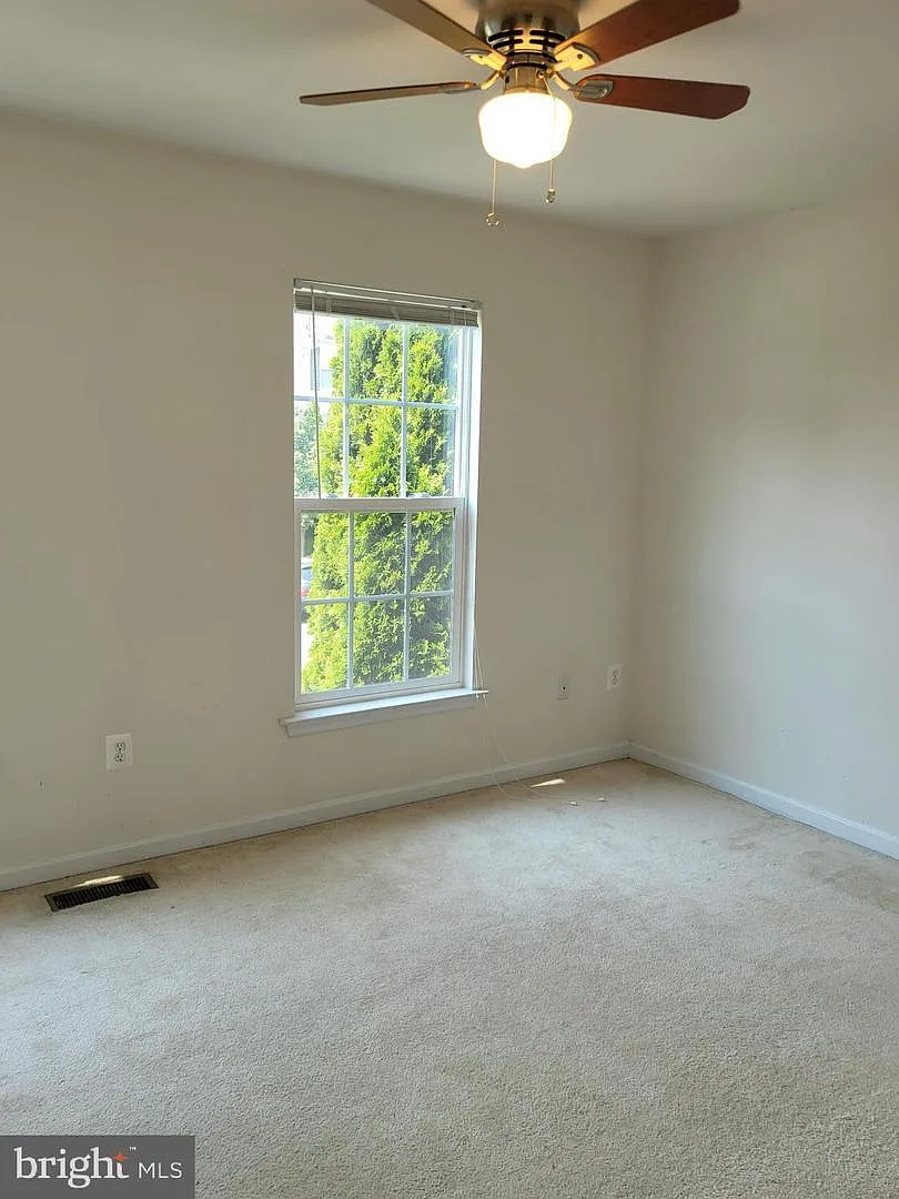 622 Tivoli Rd — Photo 3