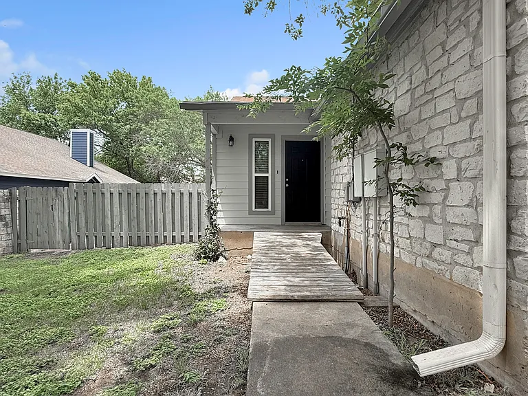403 Fantail Loop #A — Photo 22