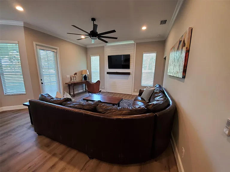 13917 Sheffield Ct — Photo 12
