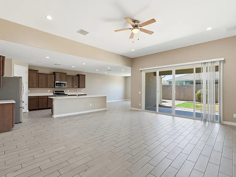 38213 W San Clemente St — Photo 15