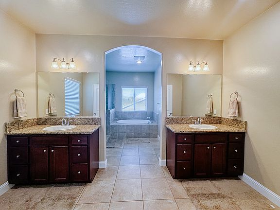 3rd image of 6100 Provincetown Ave #1