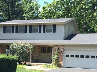 3153 Pinehurst Dr, Decatur, IL 62521