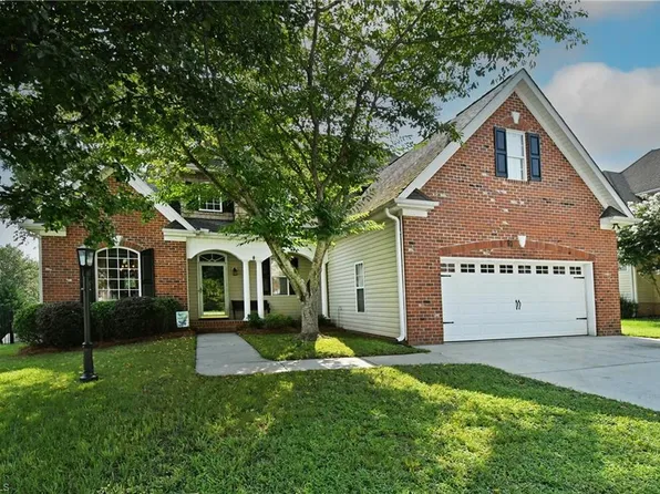 2525 Brook Stone Dr, Clemmons, NC 27012