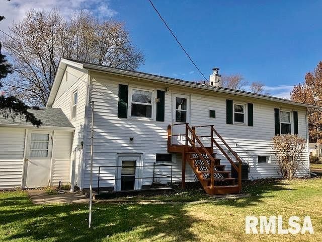 2nd image of 6815 Pacific St