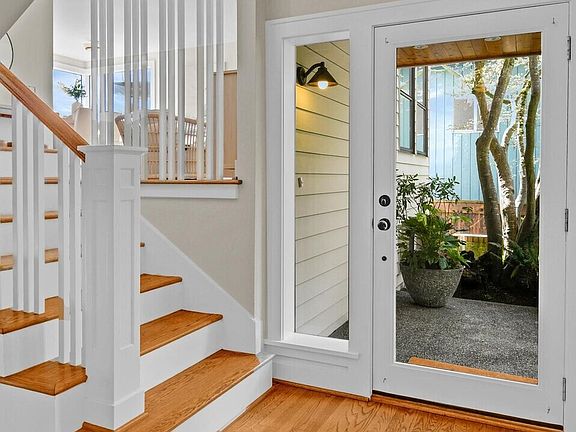 4th image of 12570 Riviera Place NE