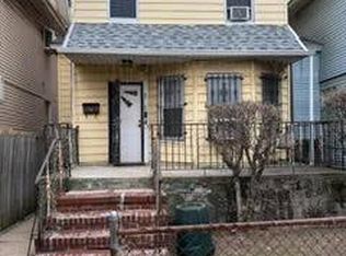 9725 Remington St, Jamaica, NY
