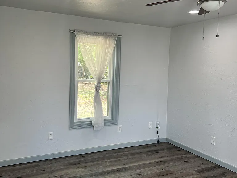 315 W Lilac Ln — Photo 12