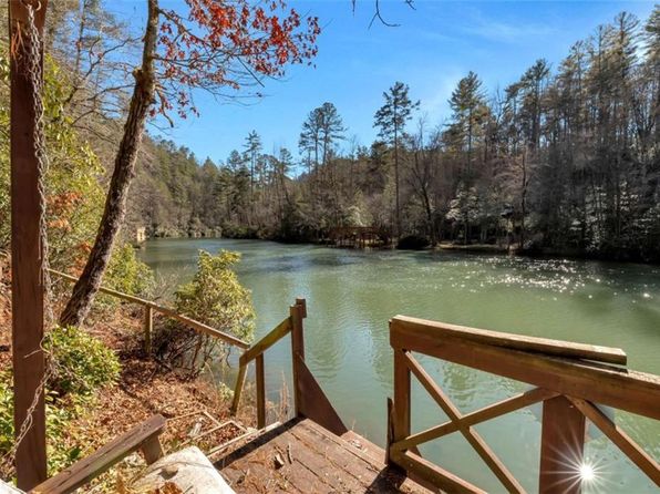 80 Lake Forest Ct, Lakemont, GA 30552