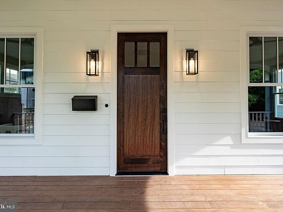 3rd image of 315 E Howell Ave