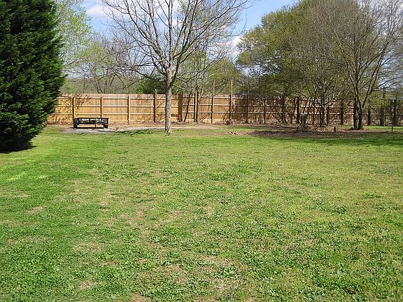 4th image of 42 Burnt Hickory Dr