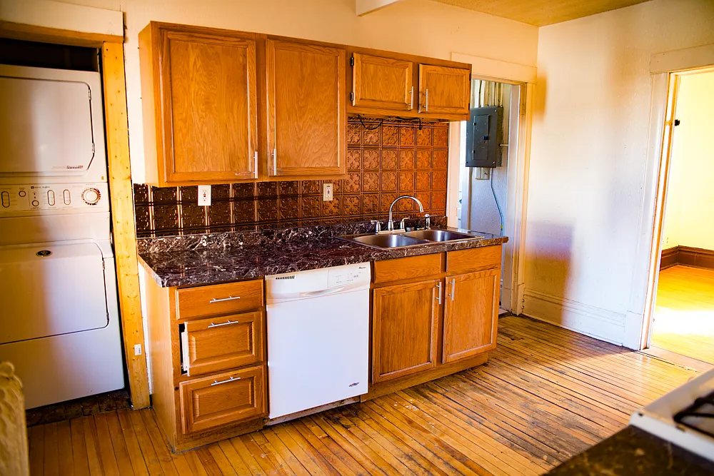 5 bed, 2210 sqft, $2,200 — Photo 2