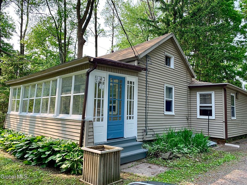 3rd image of 2239 Rosendale Road
