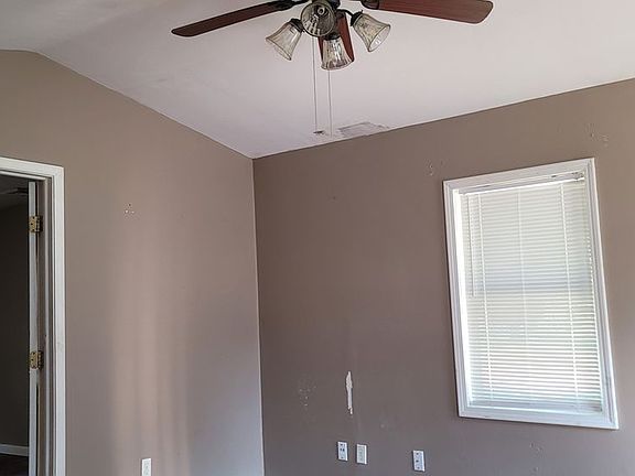 2nd image of 301 G St NE