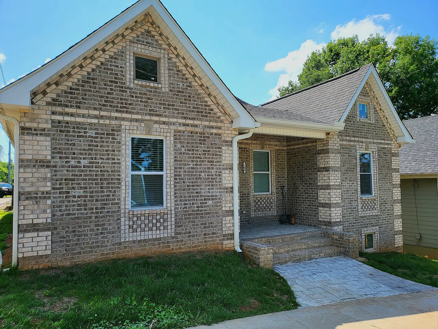6 bed, 6.5 bath, 2200 sqft, $10,500 — Photo 2