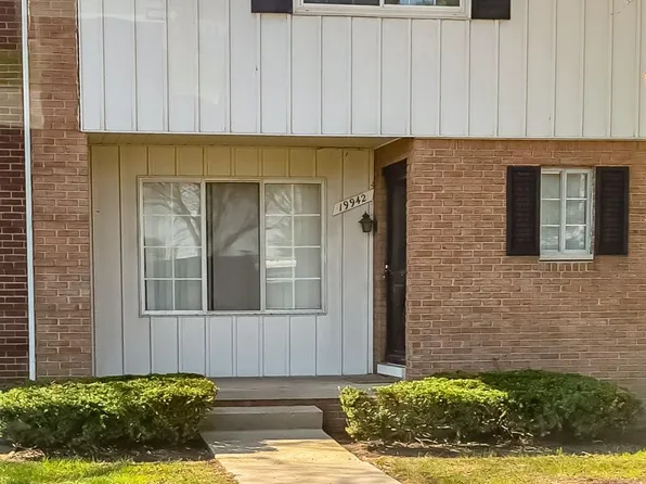 19942 Vernier Rd, Harper Woods, MI 48225