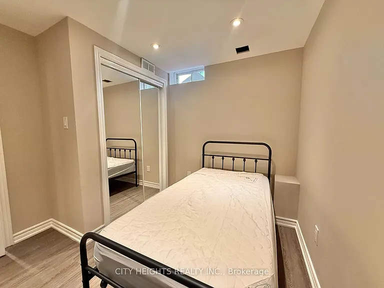 3265 Topeka Dr #BASEMENT — Photo 1