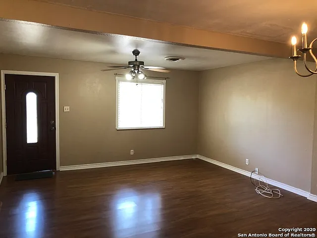151 Ranch Valley Dr — Photo 2