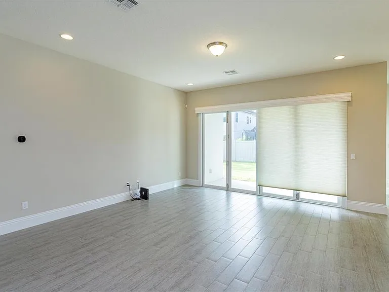 6354 Swanson St — Photo 6