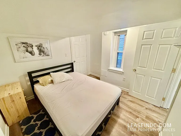 127 Adams St NW #B — Photo 12