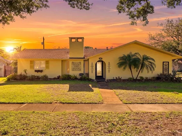 962 Corvette Dr, Largo, FL 33771