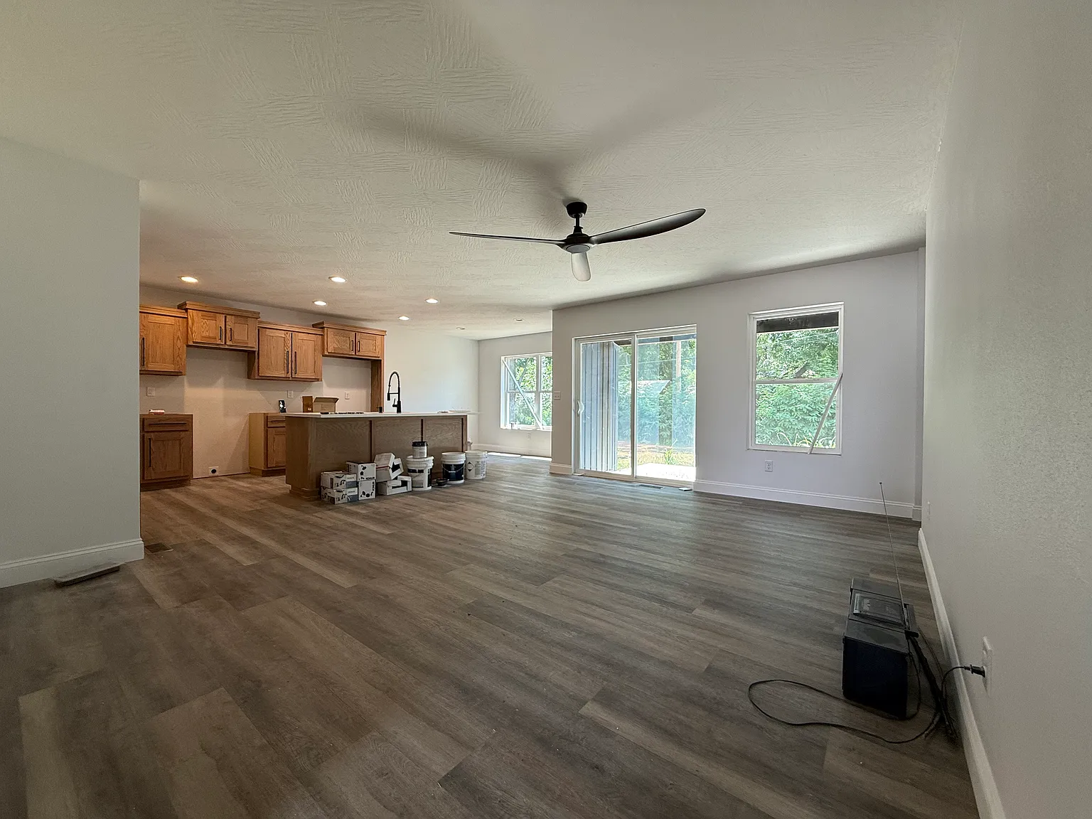 3 bed, 1302 sqft, $1,850 — Photo 4