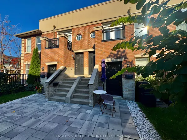 51 Halton St #216, Toronto, ON M6J 1R5