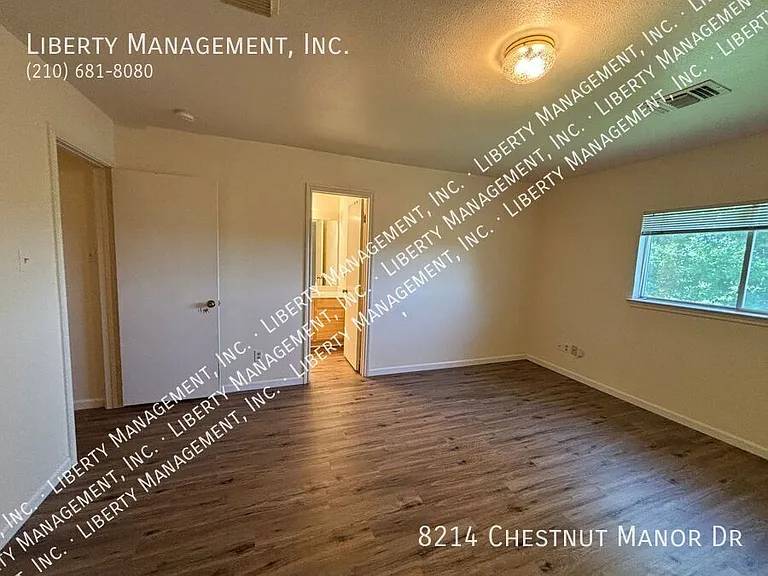 8214 Chestnut Manor Dr — Photo 15