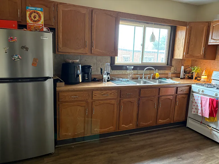 585 Wood Ave #3R — Photo 5