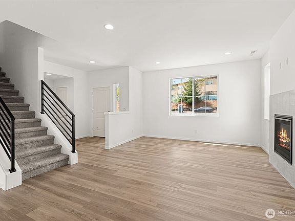 5th image of 3215 219th Avenue E