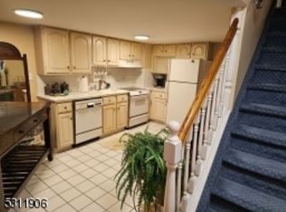 4 Westminster Dr #1, Parsippany, NJ 07054