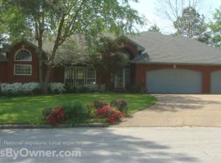 1513 Oak Knolls Dr, Fort Smith, AR 72903