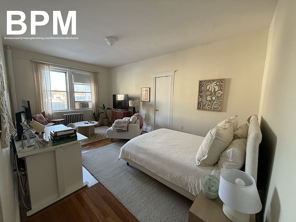 1st image of 28 Colborne Rd APT 2