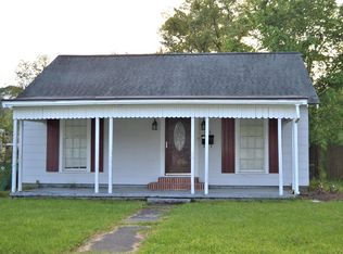 214 Evans St, Angleton, TX 77515