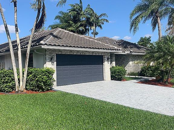 Front View Garage Side