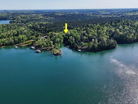 2nd image of 6 Cedar Point Rd