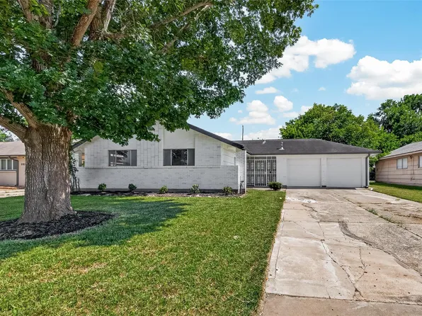 5923 Heatherbrook Dr, Houston, TX 77085