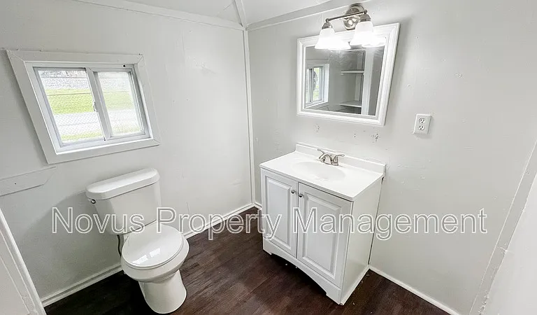 135 W Atlanta St — Photo 12