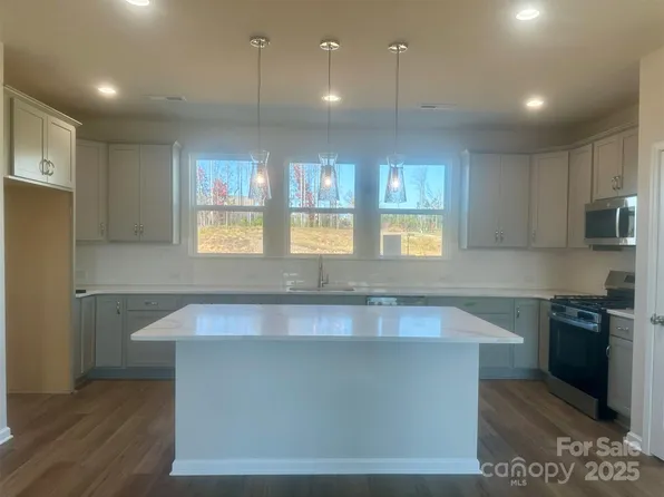 250 Ferebee Pl #Brx0071, Charlotte, NC 28213