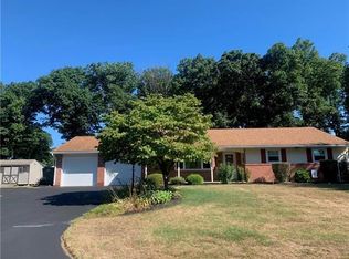 3819 Woodland Dr, Schnecksville, PA 18078
